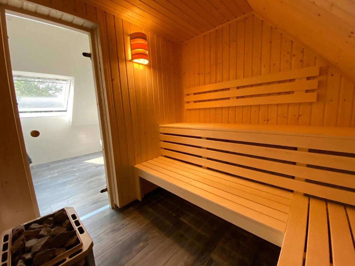 Ferienhaus Seestern Am Harkebruegger See Mit Sauna Und Kamin Barssel  外观 照片